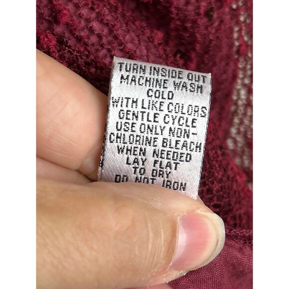 Hannah Women’s Large Cranberry Red Boho Layered Roll Sleeve Sequin Blouse NEW - Picture 5 of 7